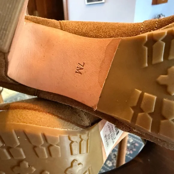 Talbots Womens Boots Ankle US 7 M Brown Suede Chelsea Pull On High Heels - Picture 4 of 9